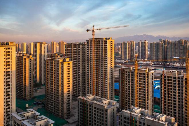 商品房數據再降 市場調整期的陣痛與未來展望